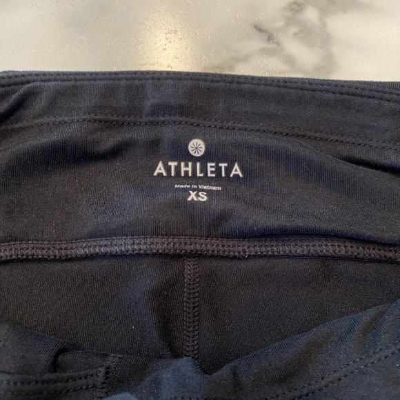 Athleta be free, knicker, crop leggings, Capri style leggings workout pants - Picture 11 of 16